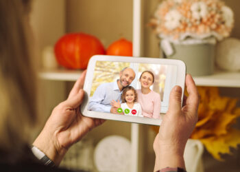 How to keep in touch with family that is far away