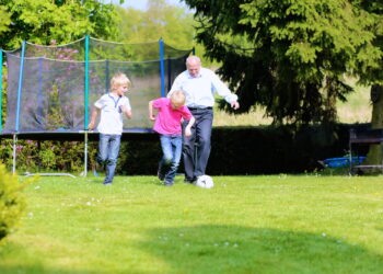 The best backyard games to play with kids (and they’re simple to set up)