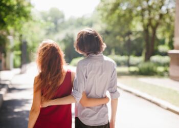 Steps for parents to survive the teenage dating lives of their teenagers
